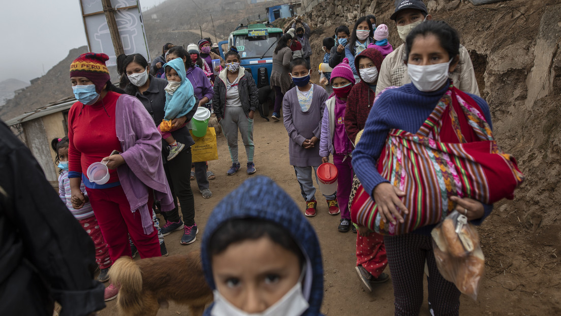 Peruana camina más de 500 kilómetros con sus tres hijas para escapar del coronavirus