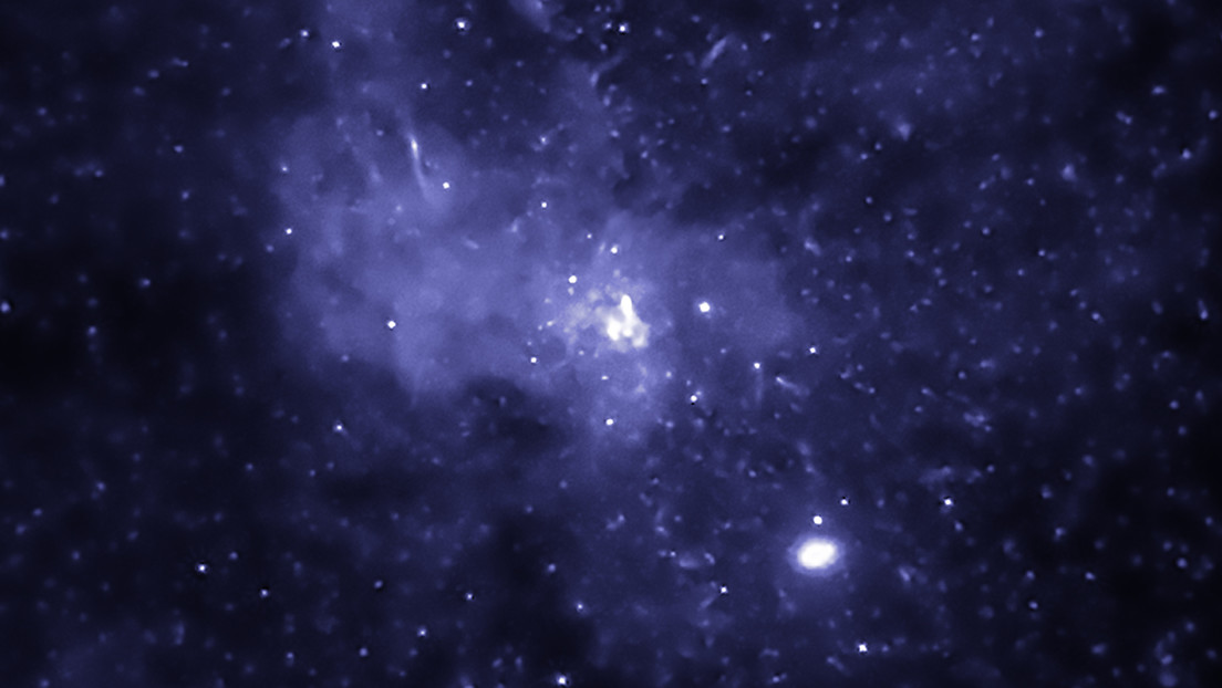 FOTO: Descubren miles de agujeros negros en el centro de la Vía Láctea