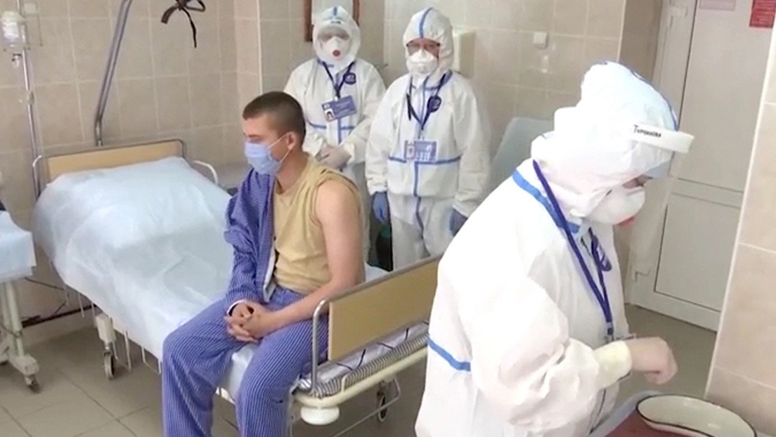 Revelan los síntomas de los voluntarios que recibieron una vacuna experimental contra el covid-19 en Rusia
