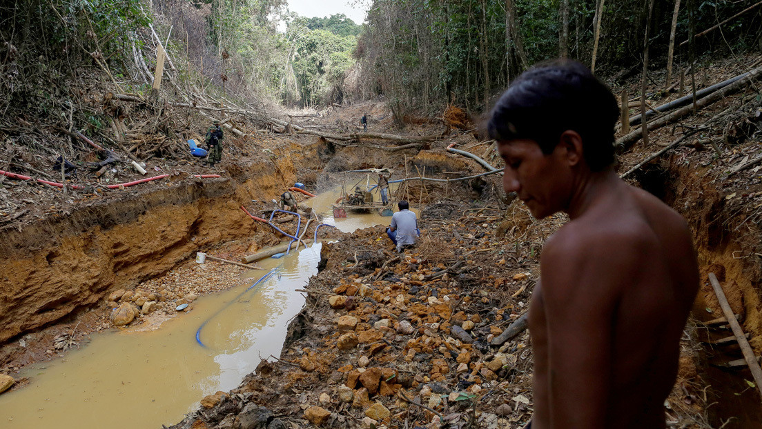 La minería ilegal del oro en Brasil amenaza a una importante etnia indígena