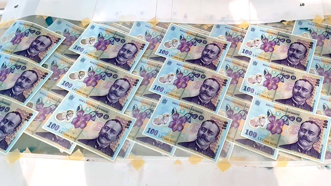 Capturan al "mayor falsificador de billetes de plástico del mundo", que los hacía casi indetectables (FOTOS)