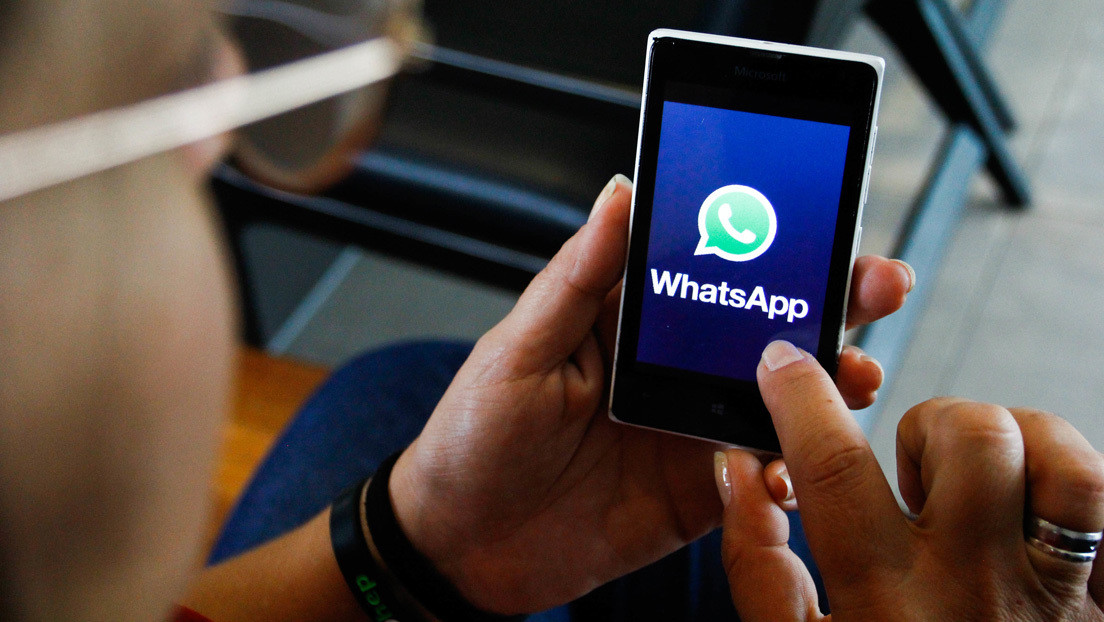 ¿Es realmente tan buena la popular 'app' para WhatsApp que oculta el 'escribiendo' y el 'en línea'?