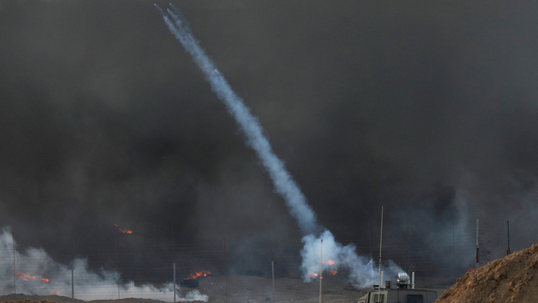 Aviones israelíes lanzan ataques contra Gaza en respuesta a dos proyectiles disparados hacia su territorio