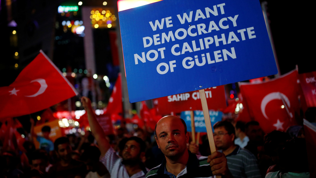 Turquía sentencia a 121 personas a cadena perpetua por el fallido golpe de Estado en 2016