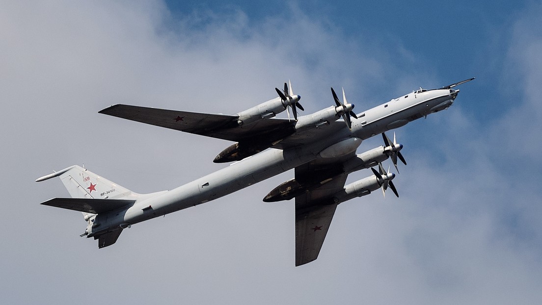 Cazas de EE.UU. y Noruega escoltan aviones antisubmarinos rusos Tu-142MK cuando sobrevolaban aguas neutrales