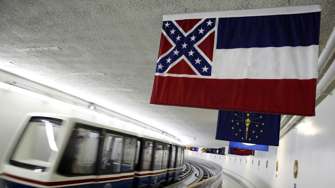 EE.UU.: Misisipi vota a favor de eliminar el emblema confederado de la bandera del estado