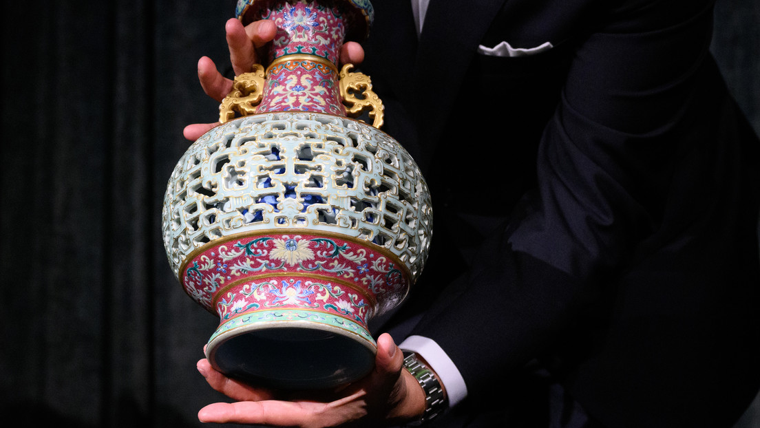 Una mujer descubre en su casa de campo un jarrón chino valorado en unos 10 millones de dólares