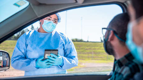 El innovador sistema de un municipio argentino para detectar casos de covid-19 sin que los pacientes salgan del vehículo