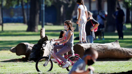 Argentina inicia su "nueva normalidad" durante la pandemia, con mayores libertades en el 85 % del territorio