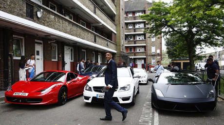VIDEO: Muestran un enorme aparcamiento con coches de lujo y superdeportivos abandonados en Dubái