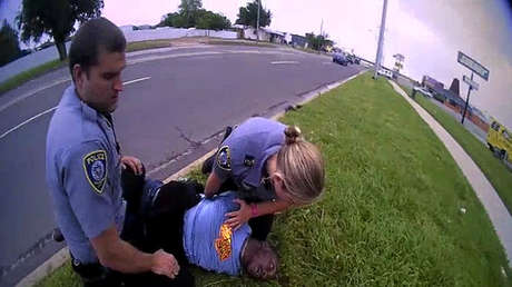 "No puedo respirar": Revelan un video del arresto de un afroamericano en 2019 que murió tras ser inmovilizado