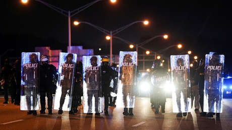 VIDEOS: La Policía usa gas lacrimógeno en una protesta en Atlanta por la muerte a tiros de un afroamericano durante su arresto