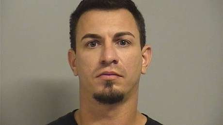 Liberan al hombre acusado del homicidio de sus 2 hijos al dejarlos encerrados en una camioneta, tras revelarse que subieron al vehículo por su cuenta