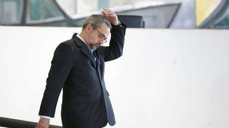 Ministro de Educación de Brasil anuncia su dimisión