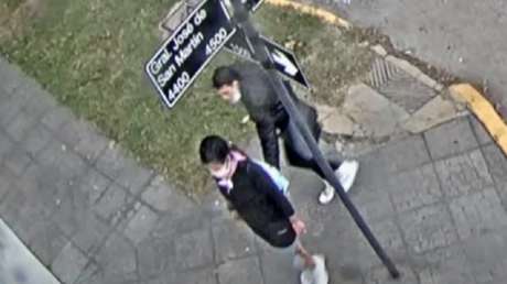 VIDEO: Manosea a una mujer en la calle, es rastreado por cámaras de seguridad y termina preso