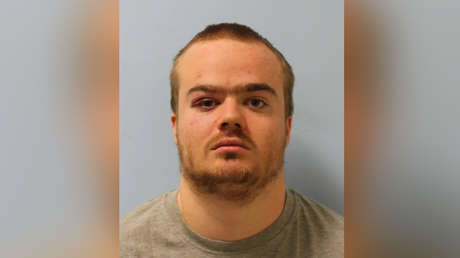 Condenan a cadena perpetua al joven que lanzó a un niño desde lo alto de un museo en Londres