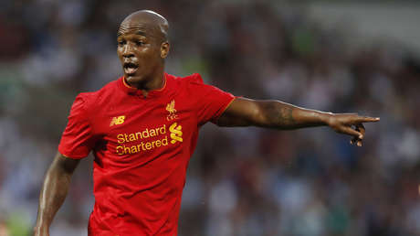 Hospitalizan al exjugador del Liverpool, Andre Wisdom, tras ser apuñalado y atracado en el Reino Unido