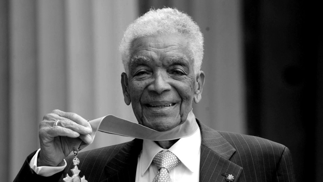 Muere a los 102 años Earl Cameron, uno de los primeros actores negros británicos, que apareció en 'Doctor Who' y 'El origen'