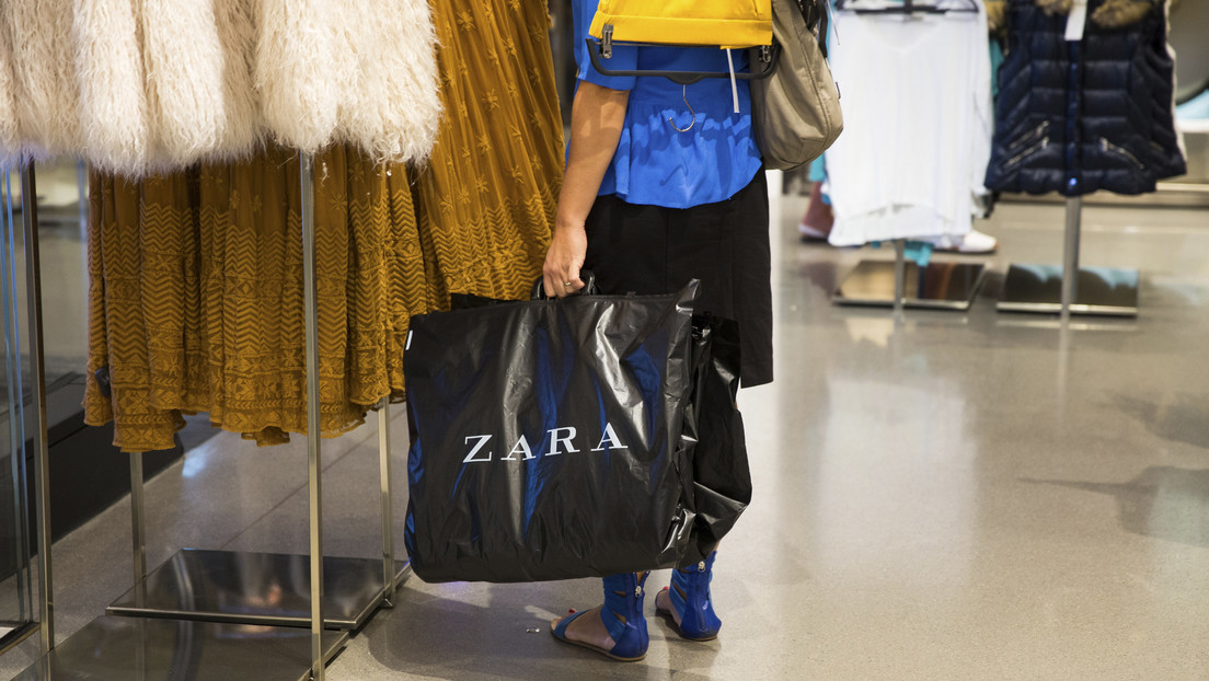 Zara pone a la venta bolsas similares a las que se usan popularmente en México y las redes no lo perdonan