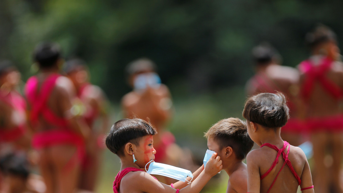 Bolsonaro veta 16 disposiciones de una ley que obligaba a brindar atención médica a comunidades indígenas durante la pandemia