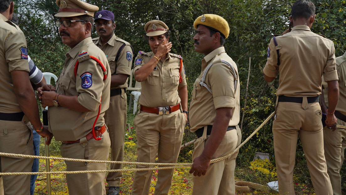 Arrestan a un mafioso por el asesinato de ocho policías y otros 60 delitos en India (VIDEO)