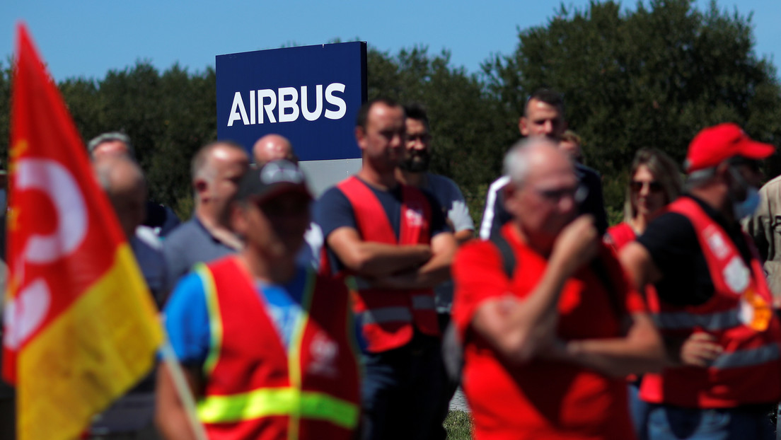 Las entregas de aviones de Airbus se reducen a la mitad en los primeros seis meses del año
