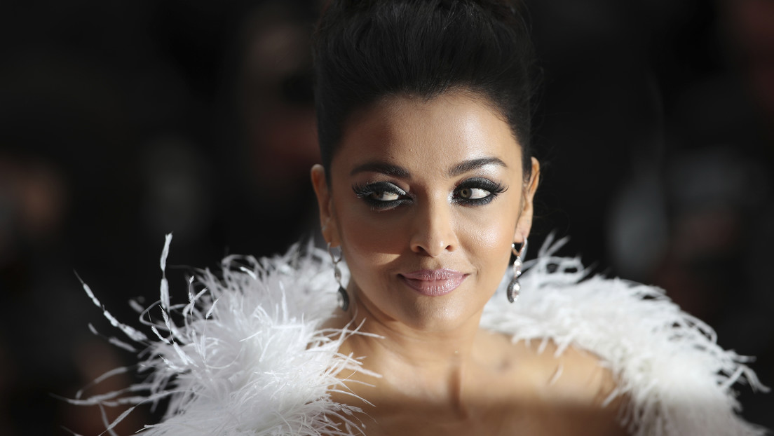 La estrella de Bollywood Aishwarya Rai da positivo por covid-19