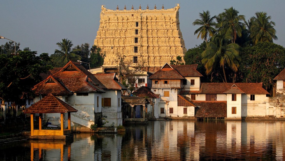 Uno de los templos más ricos del mundo queda bajo control de una dinastía real india