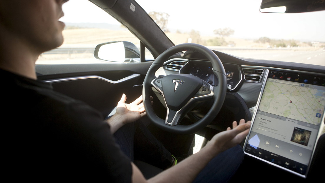 Un tribunal alemán tilda de engañosa la publicidad de Tesla y le prohíbe promocionar su piloto automático