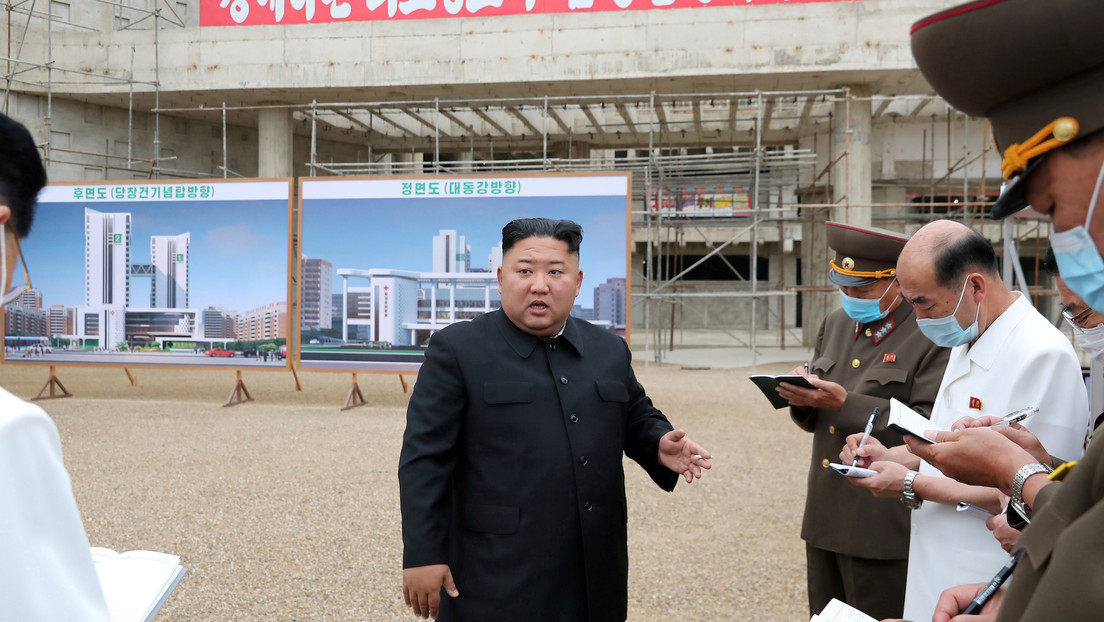 Kim Jong-un critica la construcción "descuidada" de un hospital en Pionyang y exige despedir a los responsables