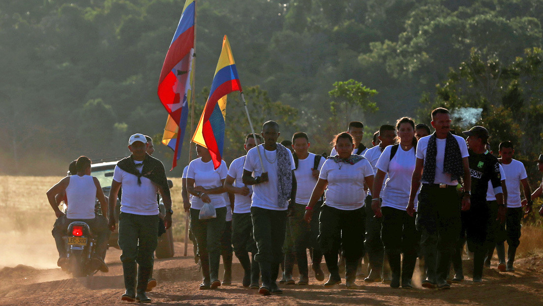 Llaman a 14 exjefes de las FARC a rendir declaración voluntaria sobre el reclutamiento de menores en la extinta guerrilla