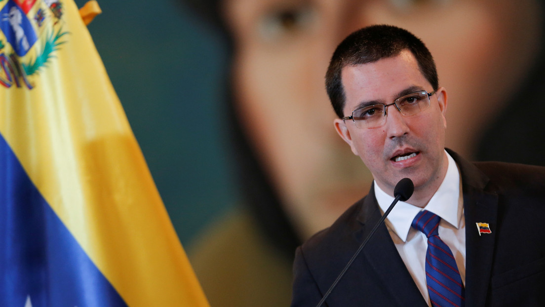 Canciller de Venezuela rechaza "doble estándar" de EE.UU. al imponer sanciones a dos exfuncionarios venezolanos