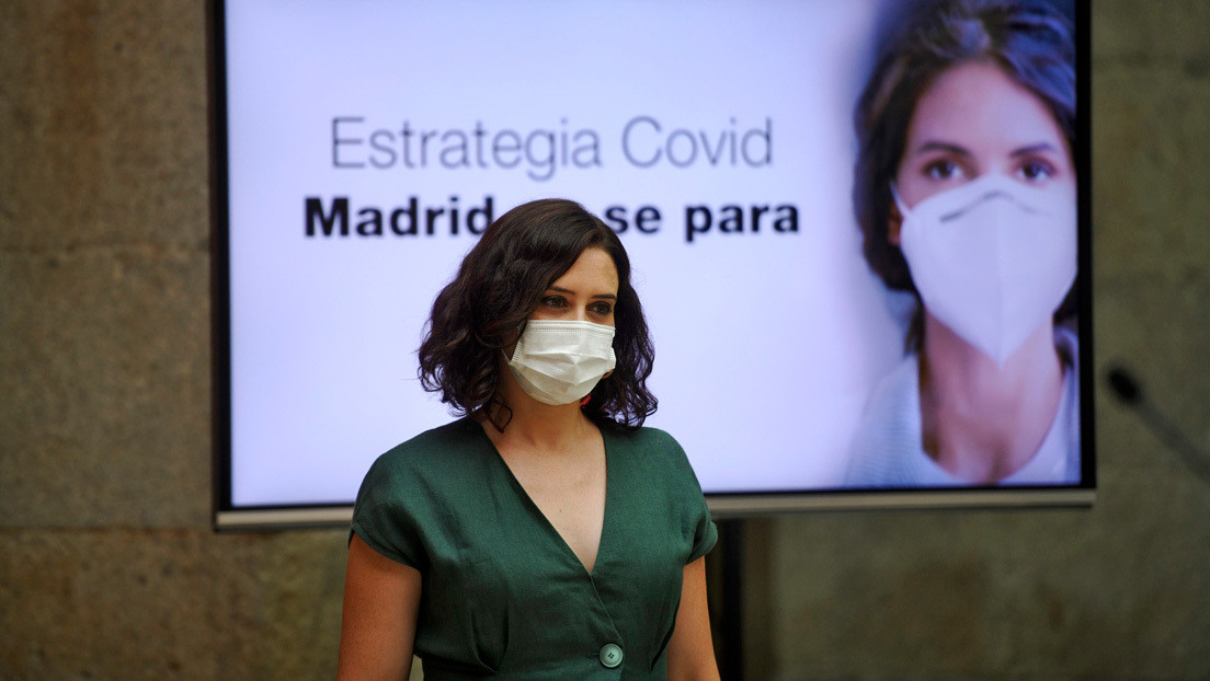 ¿Permiso o discriminación? La polémica propuesta de Madrid para establecer una "cartilla covid-19"