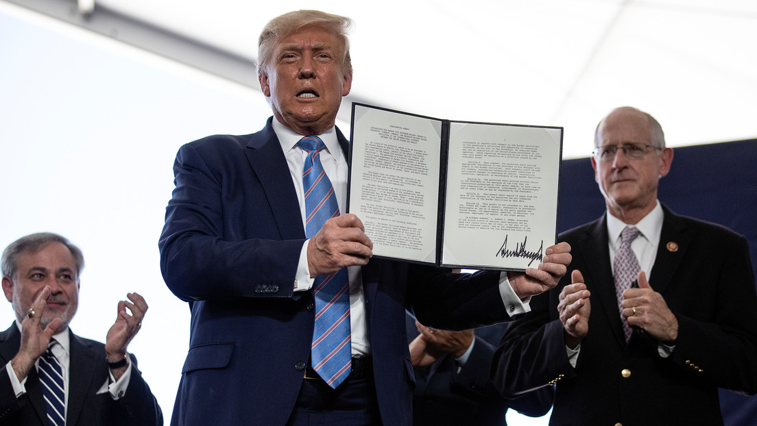 Trump firma un decreto que permite exportar el crudo de Texas a México