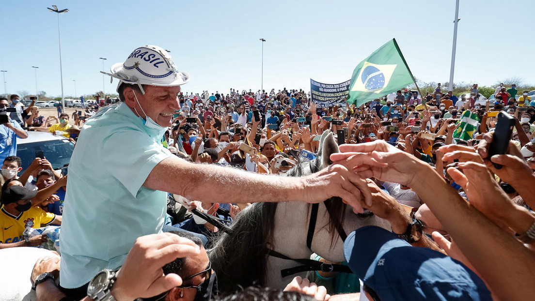 Bolsonaro se quita la mascarilla en su primer evento público tras superar el coronavirus