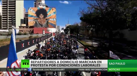 Repartidores a domicilio marchan en protesta por condiciones laborales en Brasil