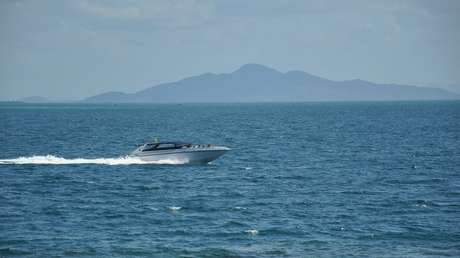 VIDEO: Turistas graban a narcotraficantes descargando drogas en una playa de España a plena luz del día