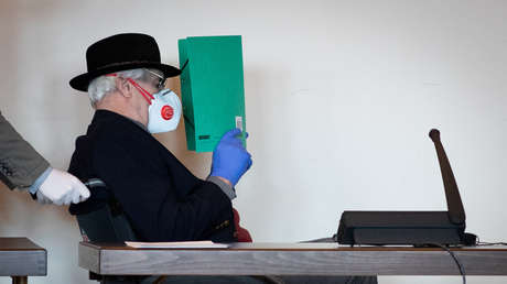 Un exguardia de un campo de concentración nazi pide disculpas a las víctimas del Holocausto antes de ser sentenciado