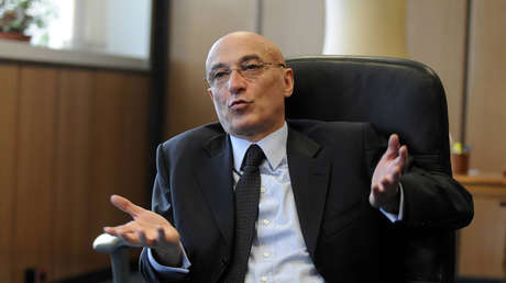 Compañía italiana colaboradora de Oxford afirma que la vacuna contra el coronavirus podría estar disponible a inicios de 2021 por "2 o 3 euros"