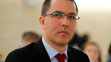 Venezuela manifiesta su interés de restablecer las relaciones con Colombia, que están en un nivel "casi salvaje"