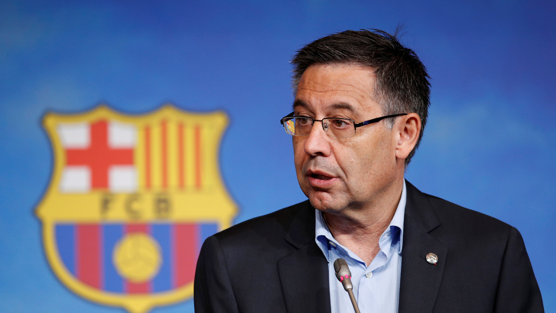 El presidente del F.C. Barcelona califica la actitud de uno de sus jugadores como "un acto de indisciplina inaceptable" y "una falta de respeto"