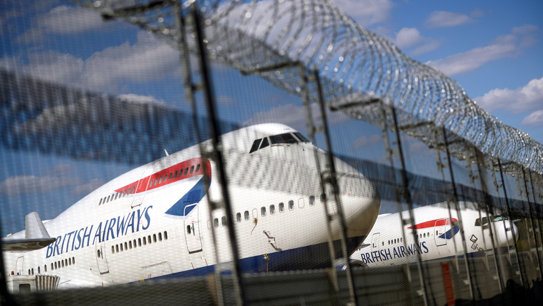 Trabajadores de British Airways deben decidir hoy entre el cese voluntario o un importante recorte salarial