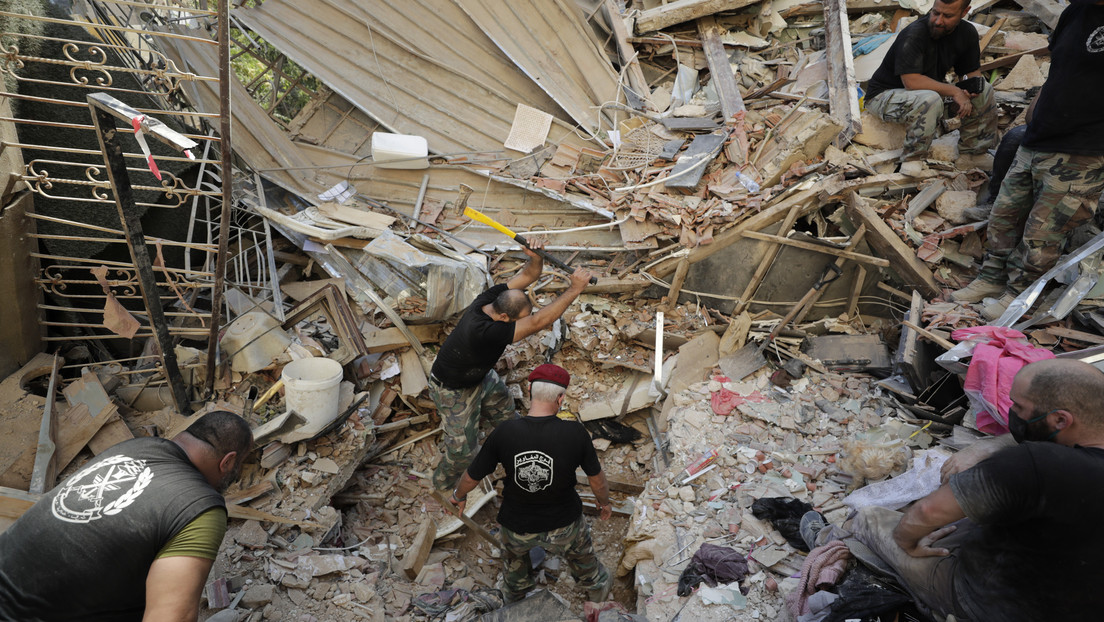 VIDEO: Encuentran viva a una niña en Beirut tras pasar 24 horas bajo los escombros