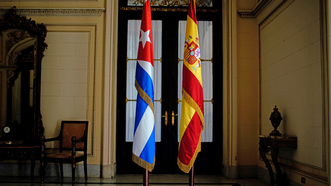 "Vergonzoso el trato discriminatorio a ciudadanos cubanos": los ofensivos tuits del Consulado de España en La Habana por los que tuvo que disculparse
