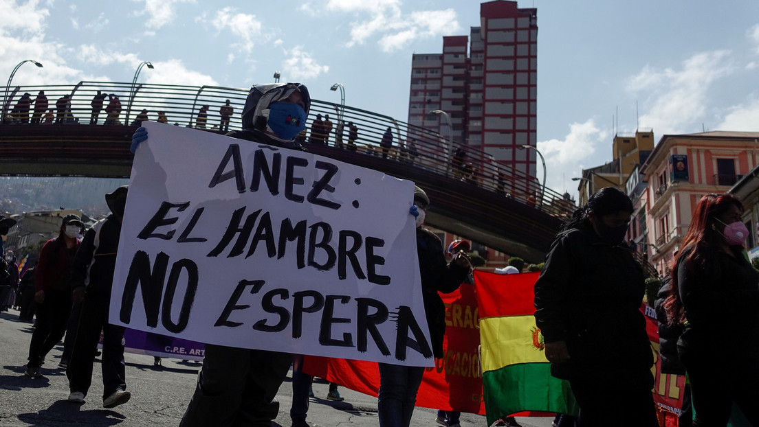 El ministro de Gobierno 'de facto' de Bolivia dice que sería "políticamente correcto meter bala" a los manifestantes que reclaman la renuncia de Áñez
