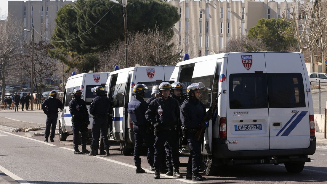 Francia despliega su Policía antidisturbios para controlar el uso de mascarillas en Marsella