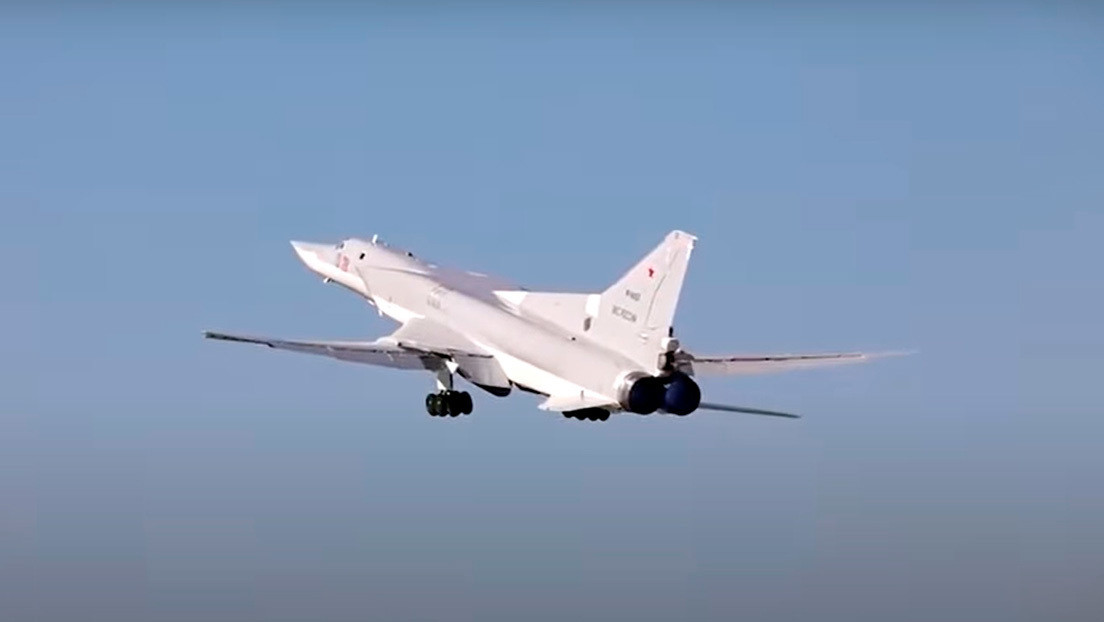 VIDEO: Los bombarderos más potentes de Rusia se entrenan en lanzamientos de misiles
