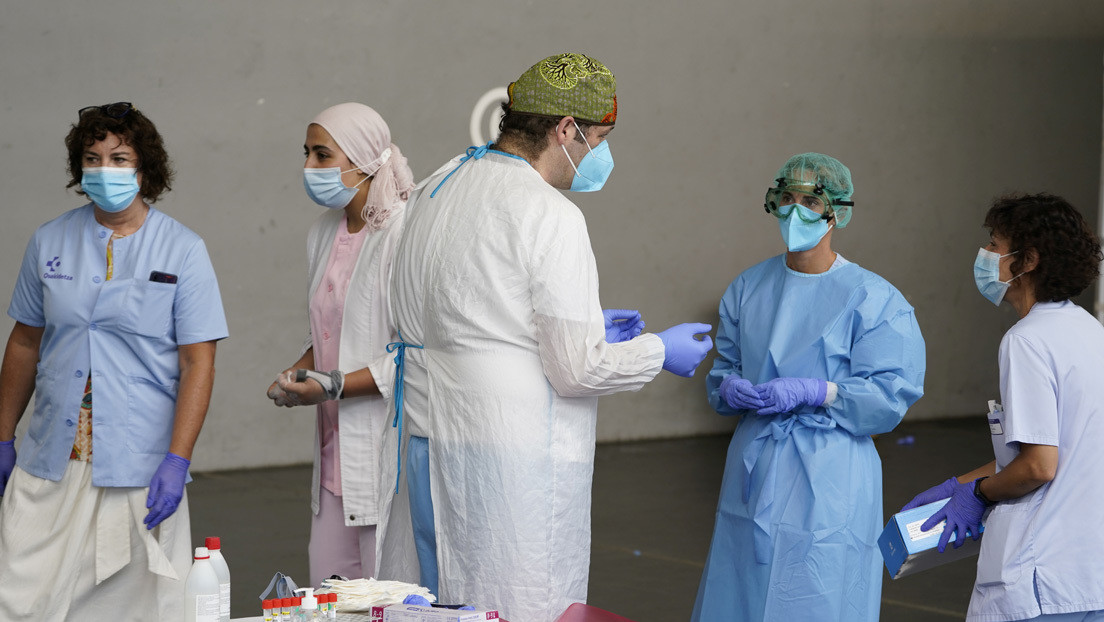 España supera los 2.000 nuevos casos de coronavirus en 24 horas y registra 64 fallecidos en una semana