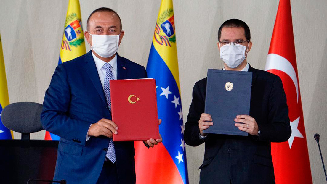 Venezuela y Turquía firman acuerdos para la construcción de un hospital en medio de la pandemia