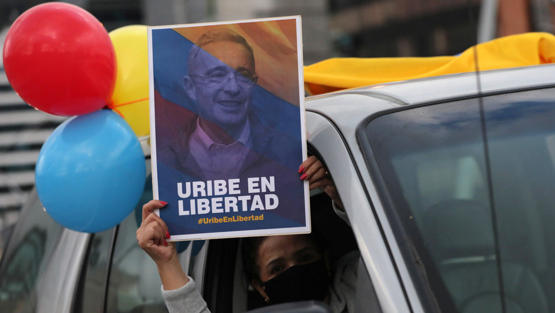 Uribe afina la estrategia tras su detención: la izquierda y la Justicia en la mira del expresidente